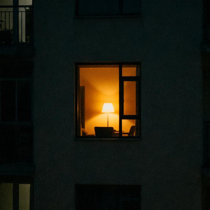 封 面