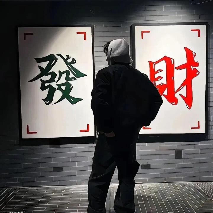 封 面