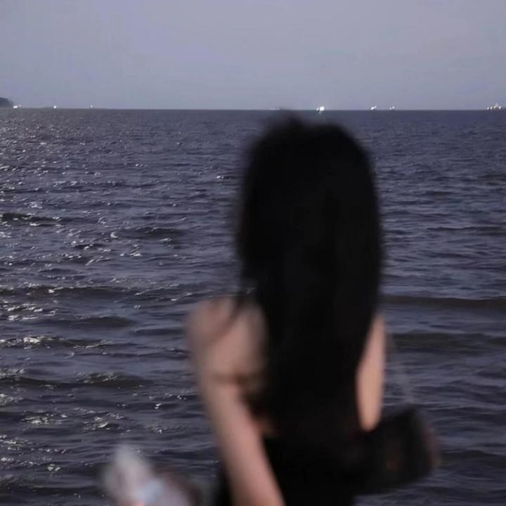封 面
